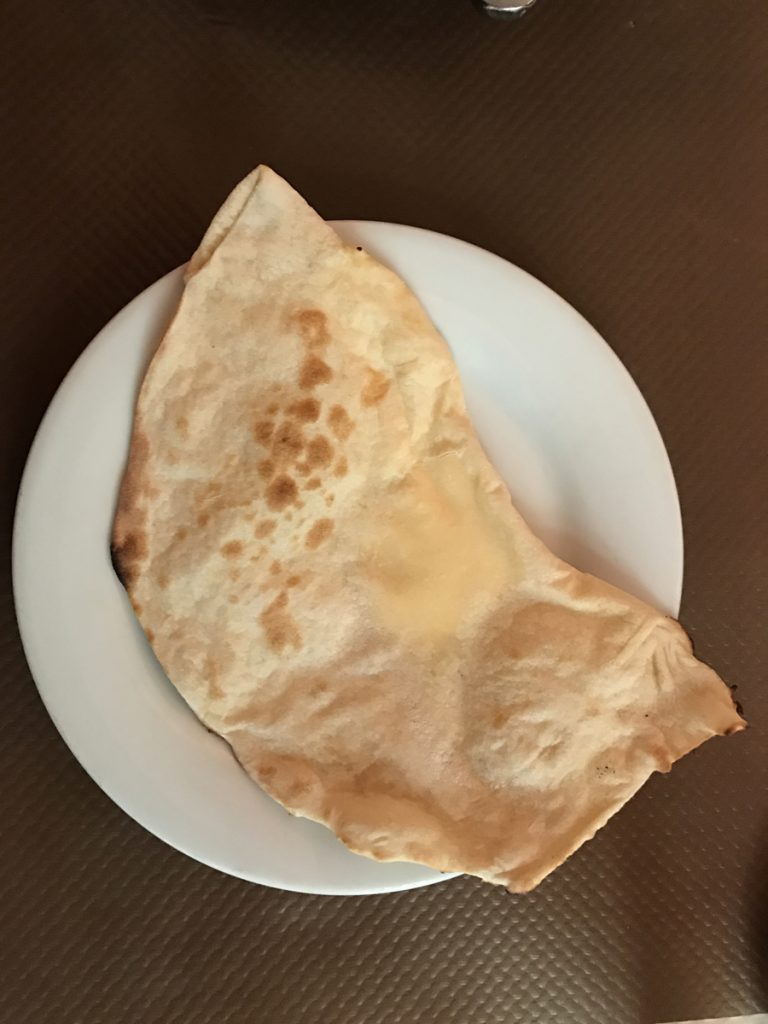 Oh, le joli naan au fromage fait maison