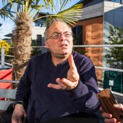 Thierry Berthier est enseignant-chercheur à l'université de Limoges. Il est spécialisé dans le problématiques liées à la cyberdéfense et cybersécurité.