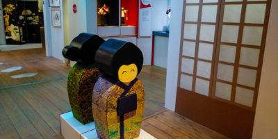 exposition-moulin-got-limoges-limoumou-lheb-culture-japon-2020-kokeshi-vue-d-ensemble