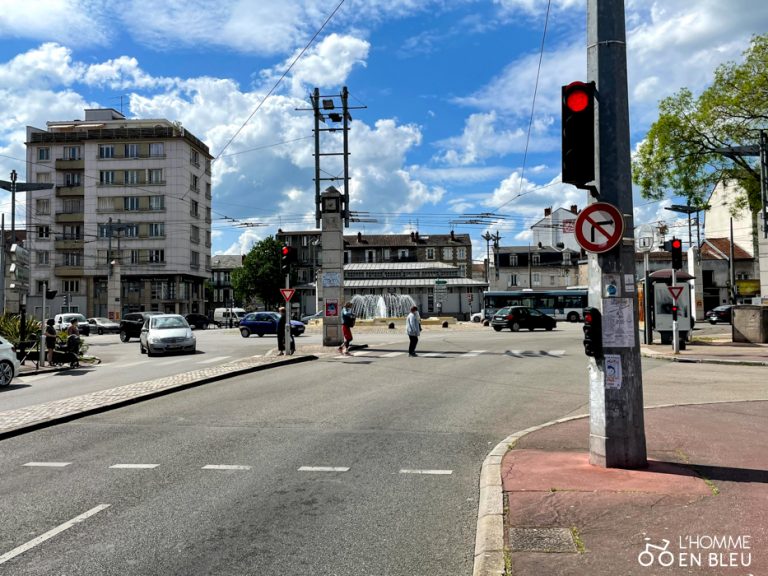 Se Faire Rentrer Dedans Dans Un Rond Point Aménagements routiers dans Limoges : le top du pire - L'Homme en Bleu